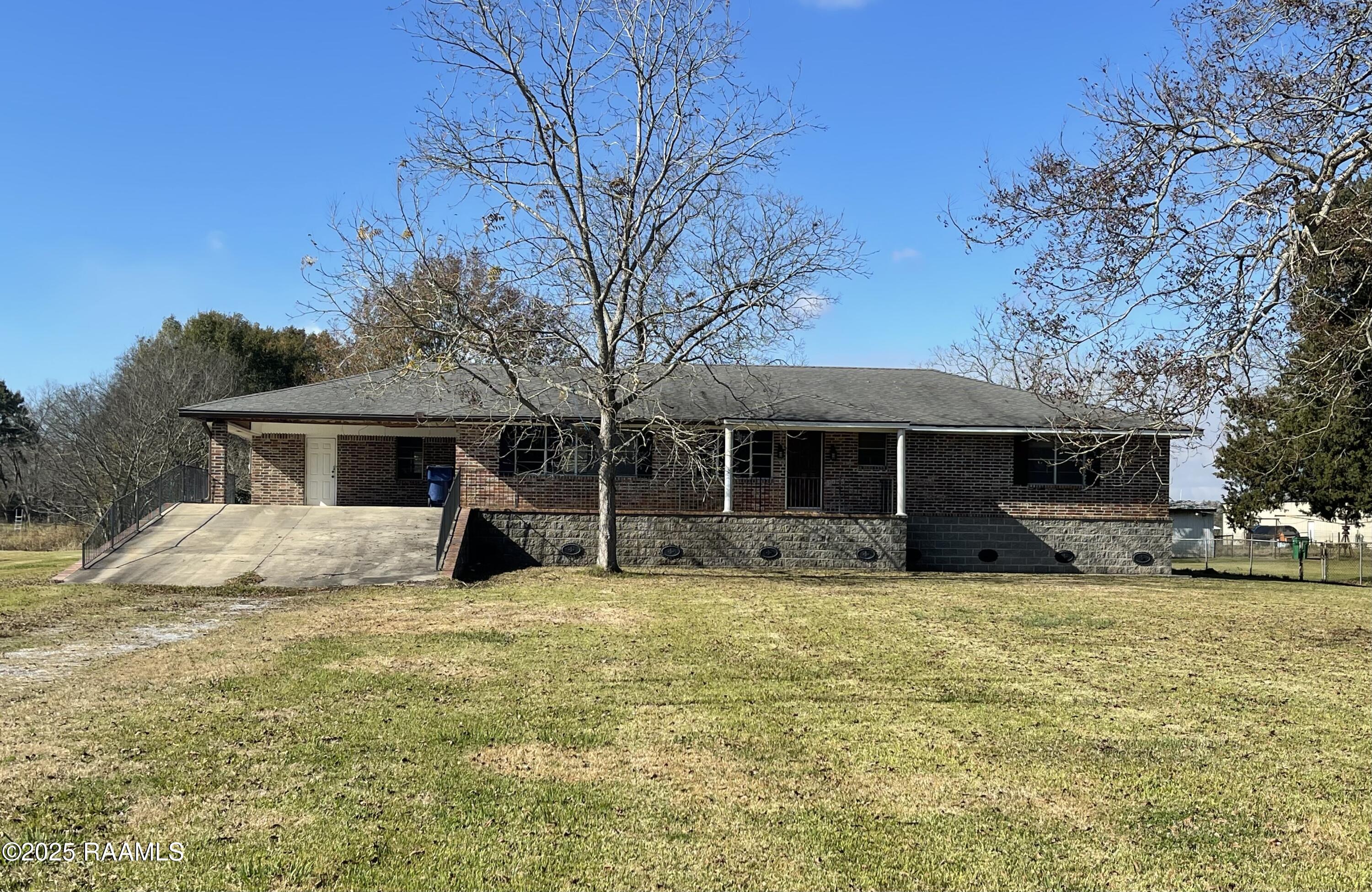 910 South Railroad Street Delcambre, LA 70528 - Photo 1 of 24 IMG_1964