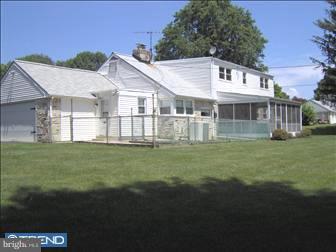 3887 Sidney Road Huntingdon Valley, PA 19006 - Photo 2 of 6 Gallery Image 2