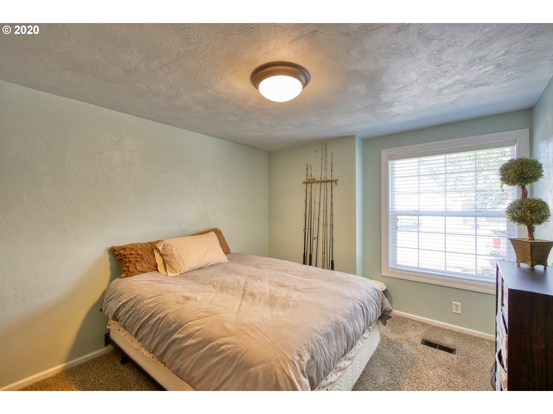 5607 D Street Springfield, OR 97478 - Photo 14 of 21