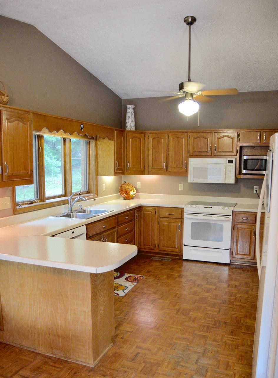 5949 Bradshaw Road Salem, VA 24153 - Photo 5 of 10 3