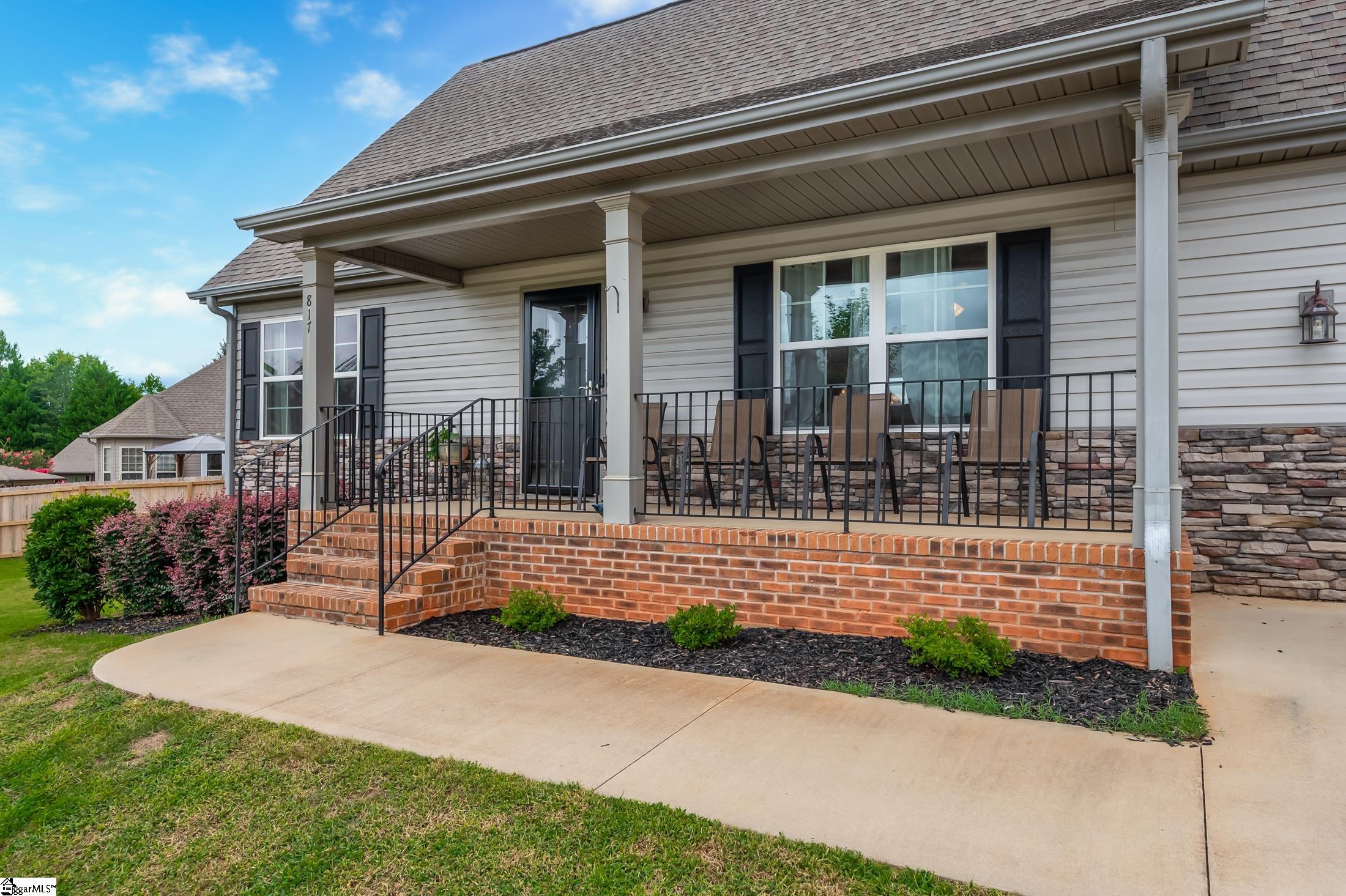 817 Skipping Rock Court Inman, SC 29349 - Photo 2 of 23