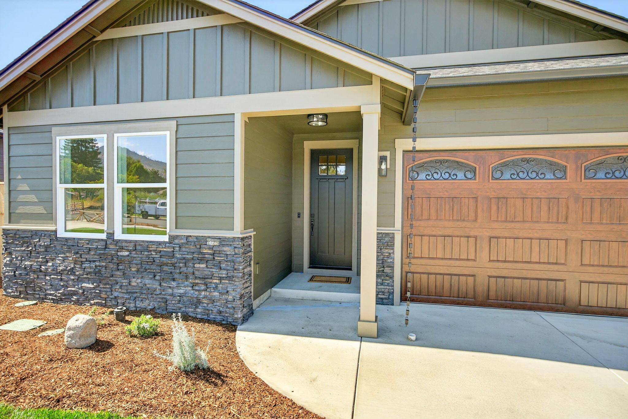 2776 Roberts Road Medford, OR 97504 - Photo 4 of 28 ApxRR00006