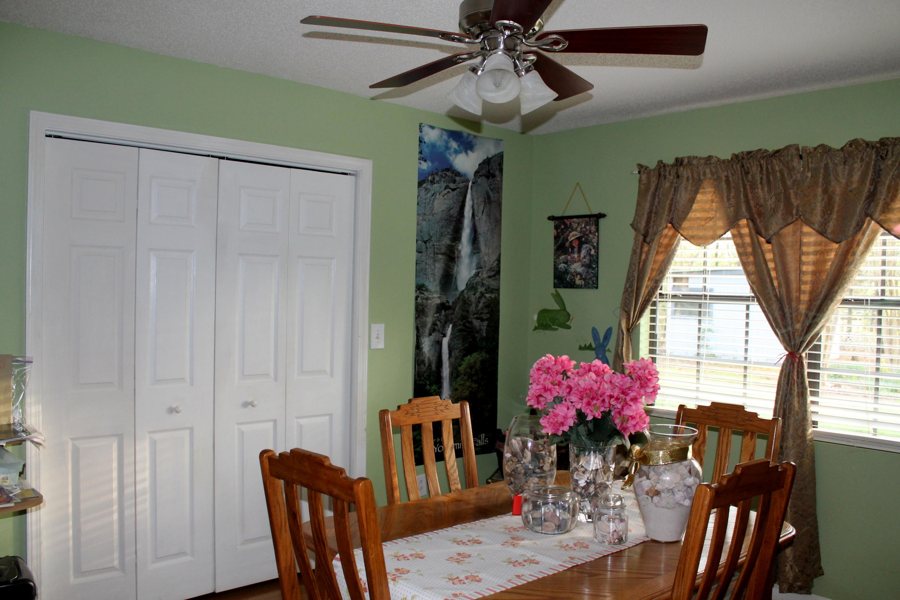 3417 Ralph Phelps Road Louisville, TN 37777 - Photo 15 of 32 Dining room or 4th Bedroom?