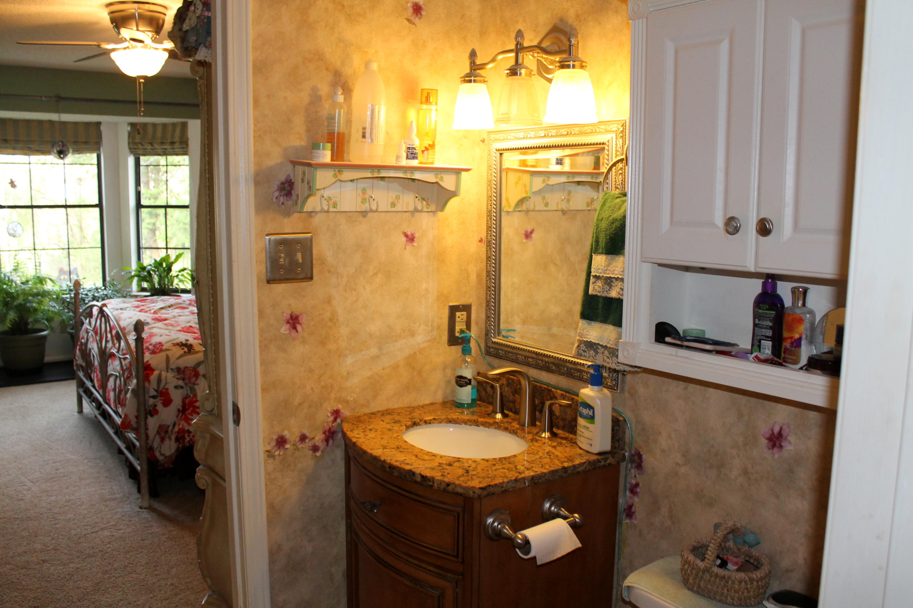 3417 Ralph Phelps Road Louisville, TN 37777 - Photo 17 of 32 There's a remodeled master bath