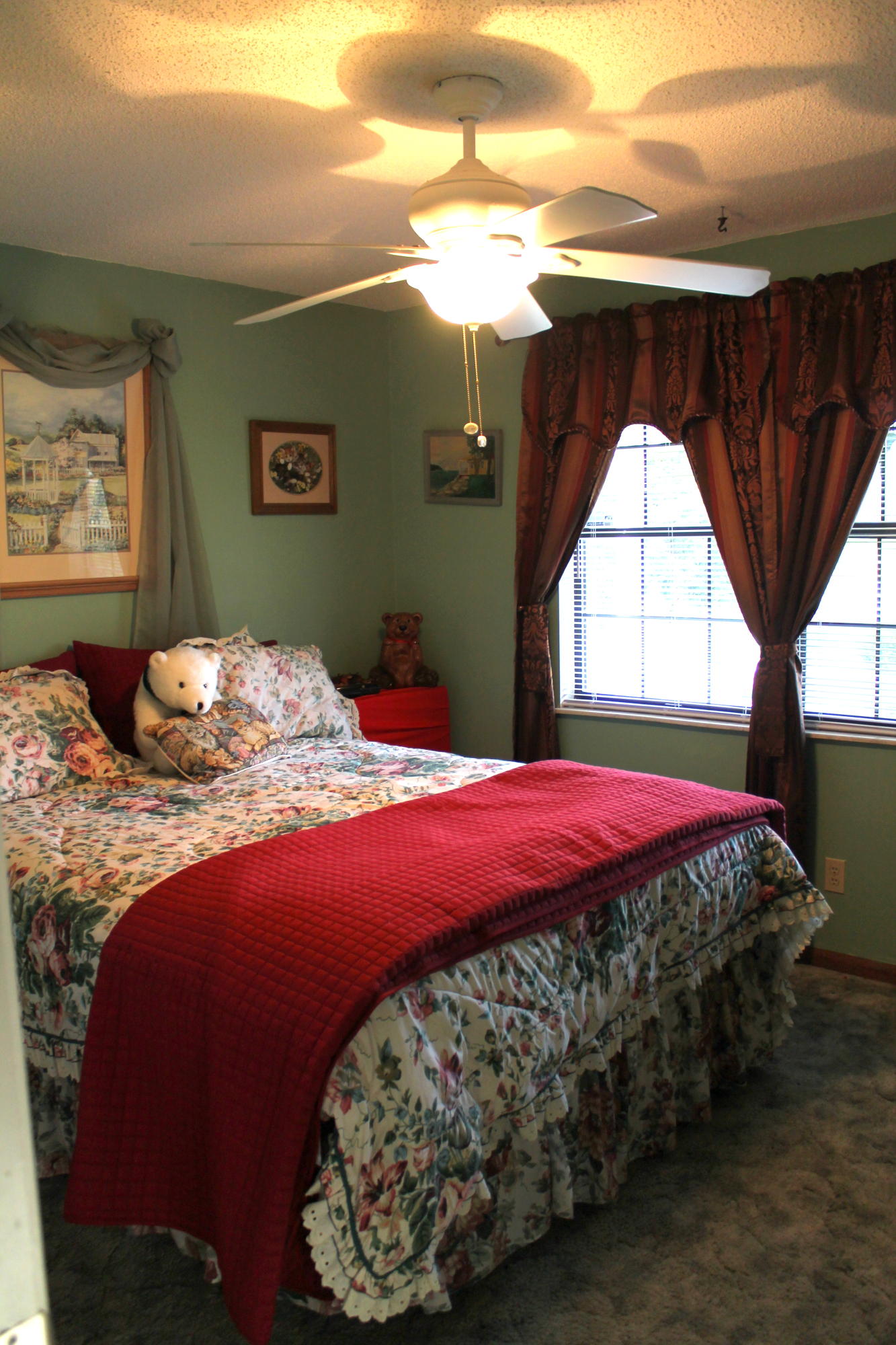 3417 Ralph Phelps Road Louisville, TN 37777 - Photo 22 of 32 Another bedroom