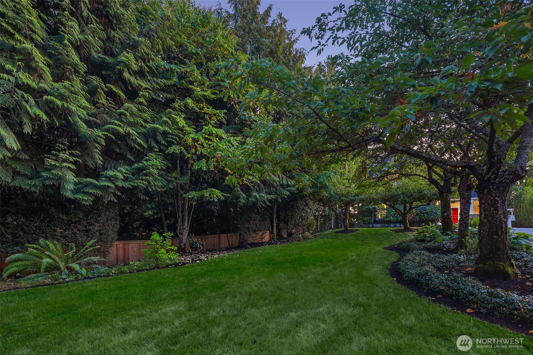 2665 Evergreen Point Road Medina, WA 98039 - Photo 33 of 36