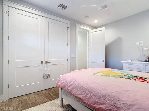 $3,599,000 | 750 Periwinkle Way, Sanibel, FL 33957