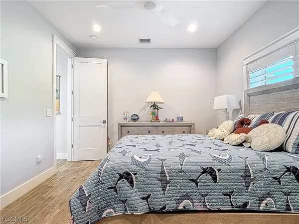 $3,599,000 | 750 Periwinkle Way, Sanibel, FL 33957