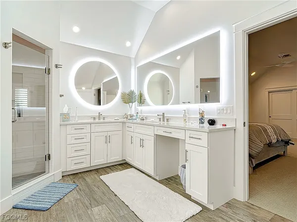 $3,599,000 | 750 Periwinkle Way, Sanibel, FL 33957