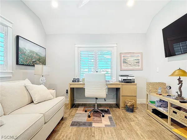$3,599,000 | 750 Periwinkle Way, Sanibel, FL 33957