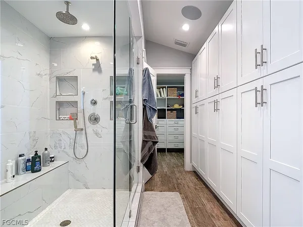 $3,599,000 | 750 Periwinkle Way, Sanibel, FL 33957