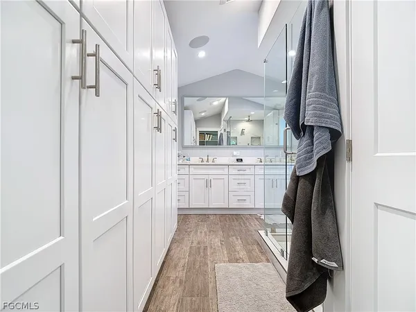 $3,599,000 | 750 Periwinkle Way, Sanibel, FL 33957