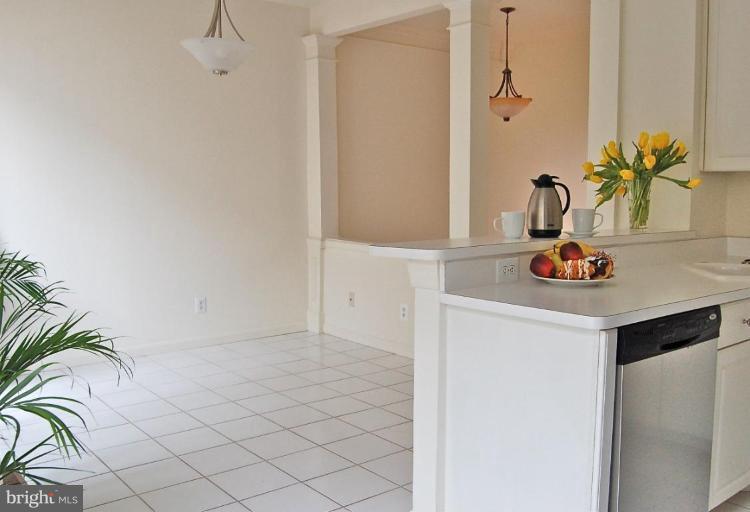 6004 Lincolnia Road Alexandria, VA 22312 - Photo 15 of 26 Kitchen/Dining Room