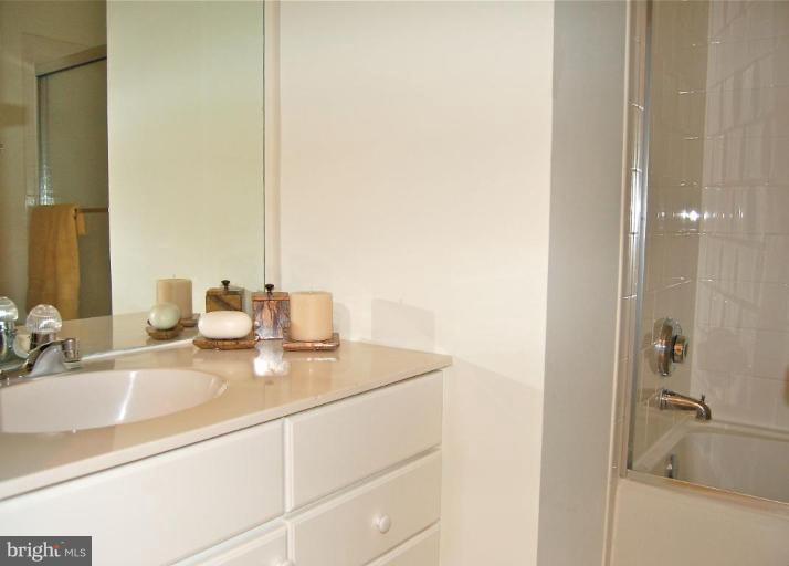 6004 Lincolnia Road Alexandria, VA 22312 - Photo 17 of 26 Half Bath 1