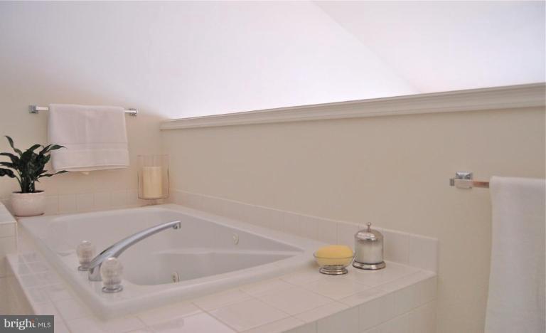 6004 Lincolnia Road Alexandria, VA 22312 - Photo 19 of 26 Master Bath #2