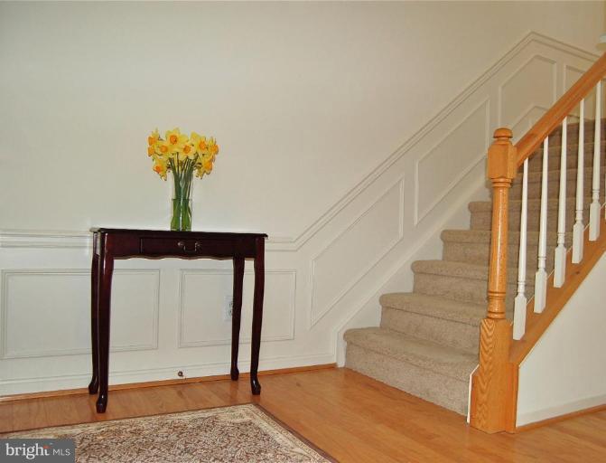 6004 Lincolnia Road Alexandria, VA 22312 - Photo 6 of 26 Entrance / Foyer
