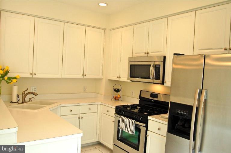 6004 Lincolnia Road Alexandria, VA 22312 - Photo 9 of 26 Kitchen #2