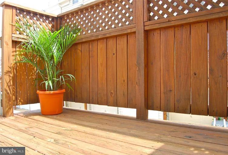 6004 Lincolnia Road Alexandria, VA 22312 - Photo 10 of 26 Deck