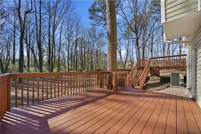 a view of a large white building