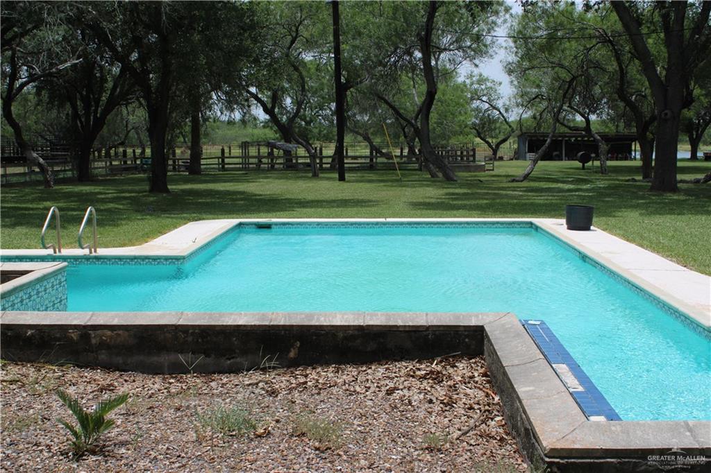 412 Cr 412 Road Falfurrias, TX 78355 - Photo 12 of 33