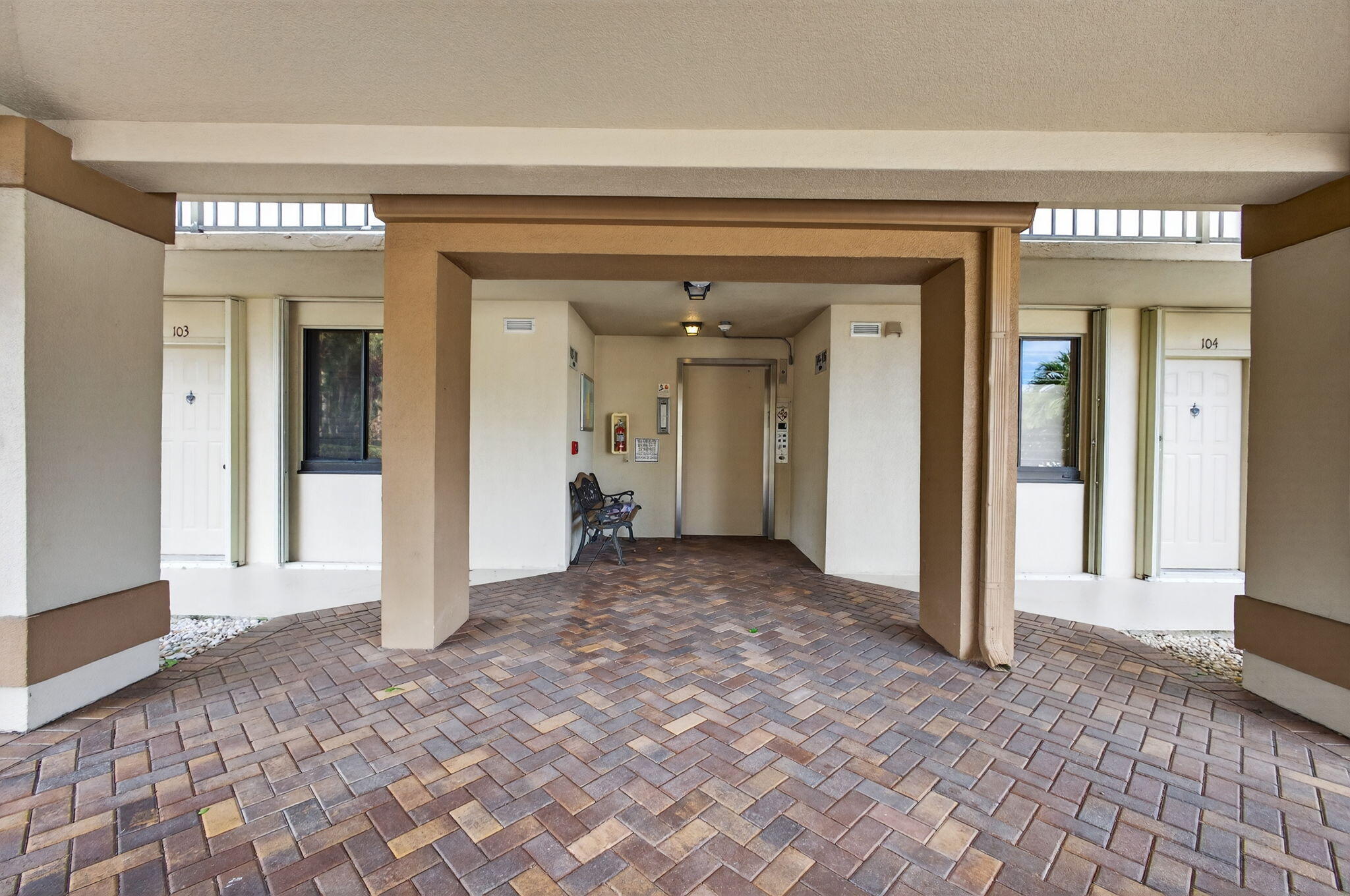 2201 Marina Isle Way, Unit 202 Jupiter, FL 33477 - Photo 20 of 29 Building Elevator