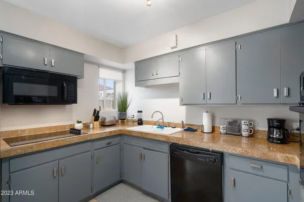 $1,700 | 6501 North 17th Avenue, Unit 101, Phoenix, AZ 85015