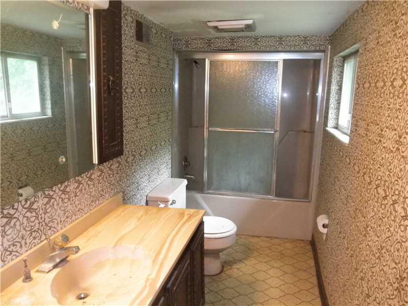 1319 East Hookstown Grade Road Clinton, PA 15026 - Photo 13 of 13 Full Bath.
