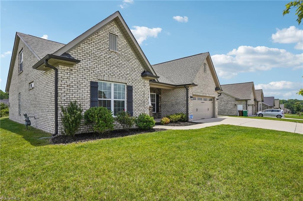2834 Fallin Court High Point, NC 27262 - Photo 3 of 37 Gallery Image 3