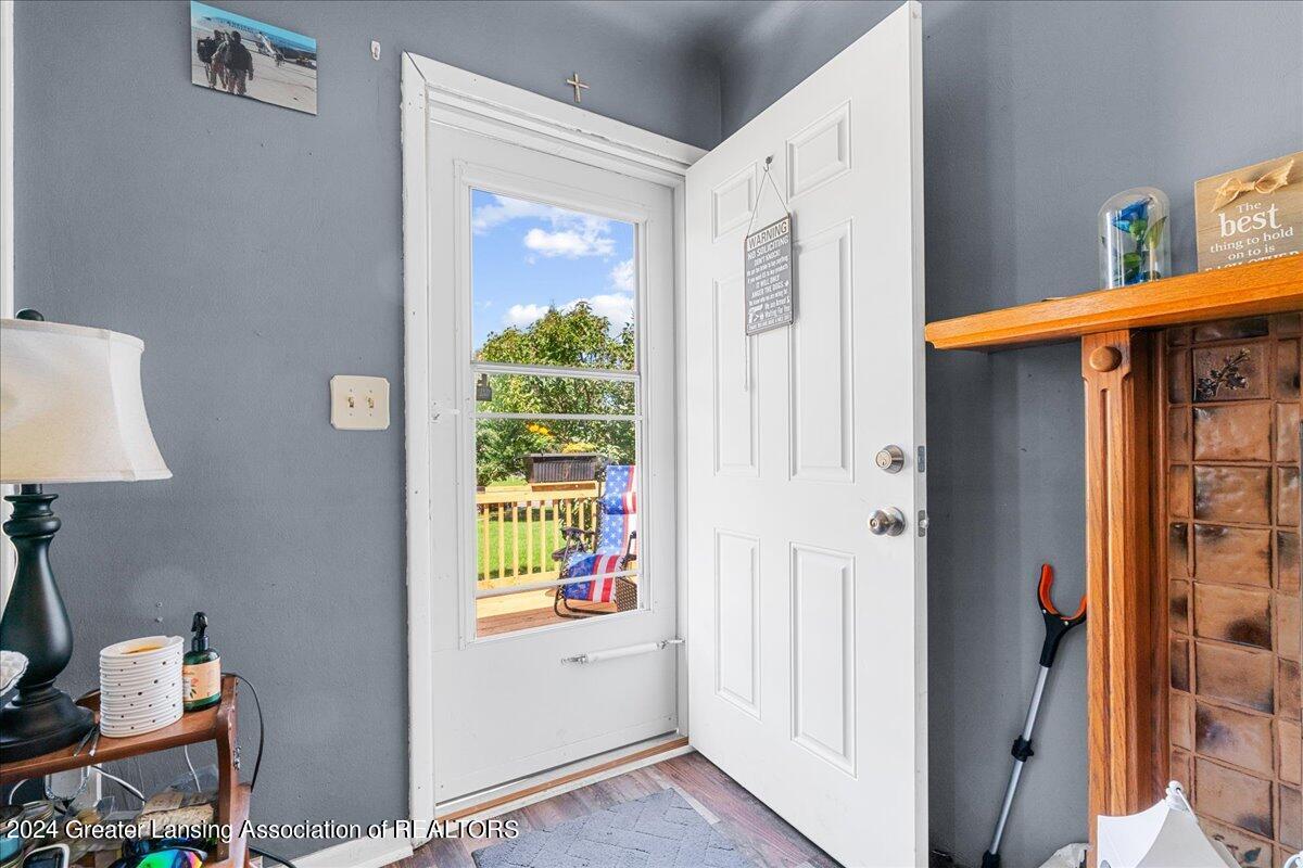 945 West Miller Road Lansing, MI 48911 - Photo 5 of 18 IMG_4026