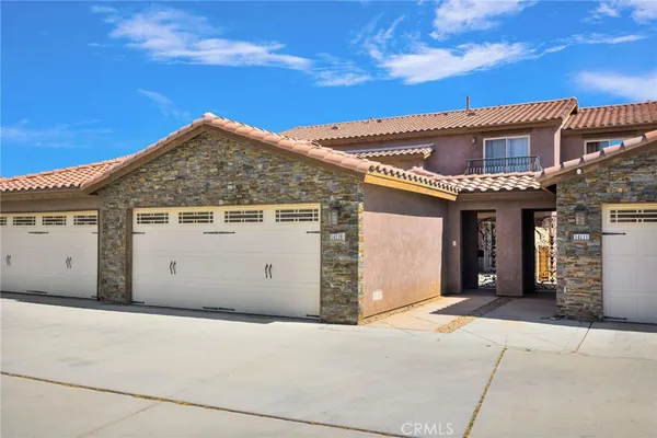 $339,999 | 14119 Jicarilla Road, Unit 204, Apple Valley, CA 92307