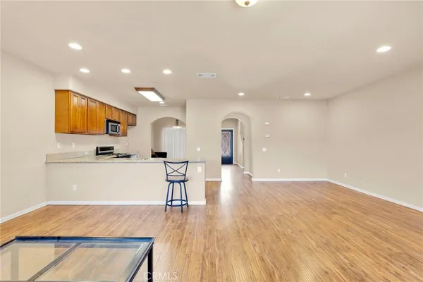 $339,999 | 14119 Jicarilla Road, Unit 204, Apple Valley, CA 92307