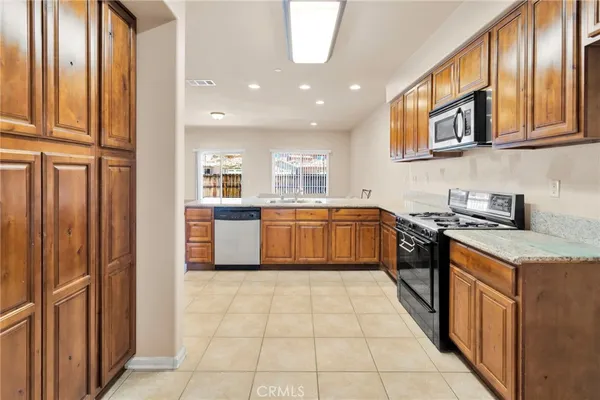 $339,999 | 14119 Jicarilla Road, Unit 204, Apple Valley, CA 92307