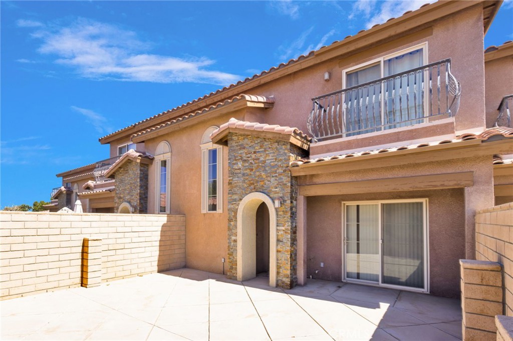 14119 Jicarilla Road, Unit 204 Apple Valley, CA 92307 - Photo 4 of 50