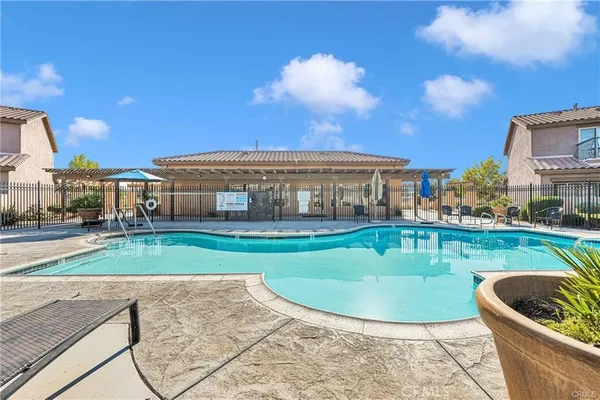 $339,999 | 14119 Jicarilla Road, Unit 204, Apple Valley, CA 92307