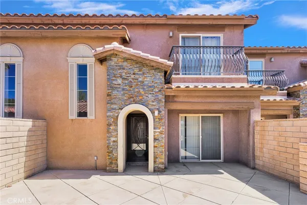 $339,999 | 14119 Jicarilla Road, Unit 204, Apple Valley, CA 92307