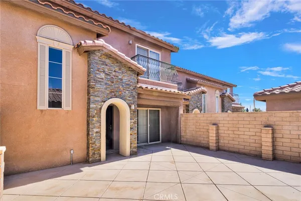 $339,999 | 14119 Jicarilla Road, Unit 204, Apple Valley, CA 92307