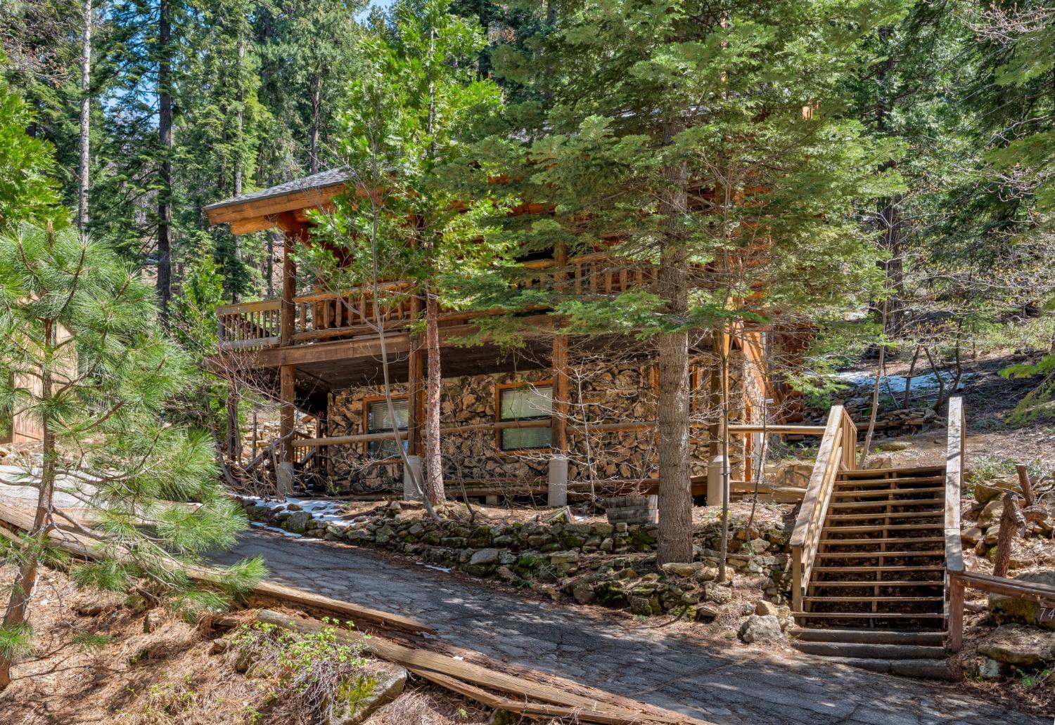 7426 Henness Ridge Road Yosemite West, CA 95389 - Photo 3 of 35
