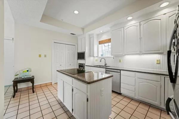 $2,895 | 9420 Blue Jay Way, Irving, TX 75063