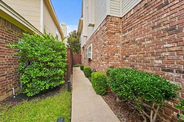 $2,895 | 9420 Blue Jay Way, Irving, TX 75063