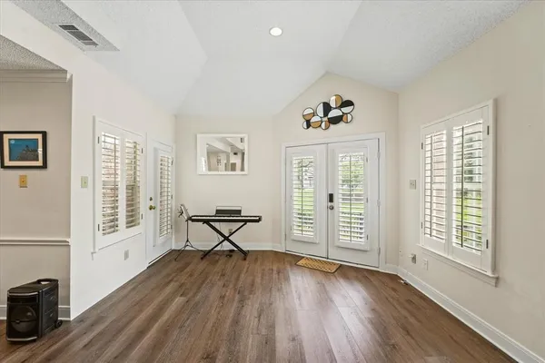 $2,895 | 9420 Blue Jay Way, Irving, TX 75063