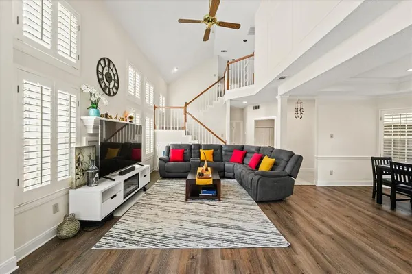 $2,895 | 9420 Blue Jay Way, Irving, TX 75063