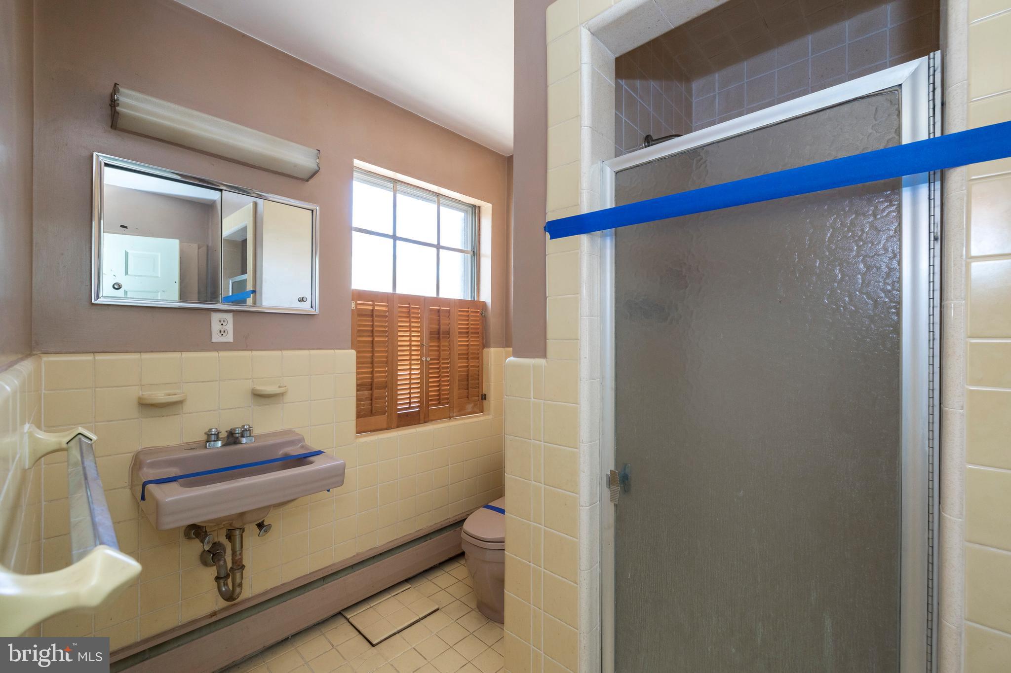 108 Township Line Road Exton, PA 19341 - Photo 35 of 60 2nd Fl Full Bathroom
