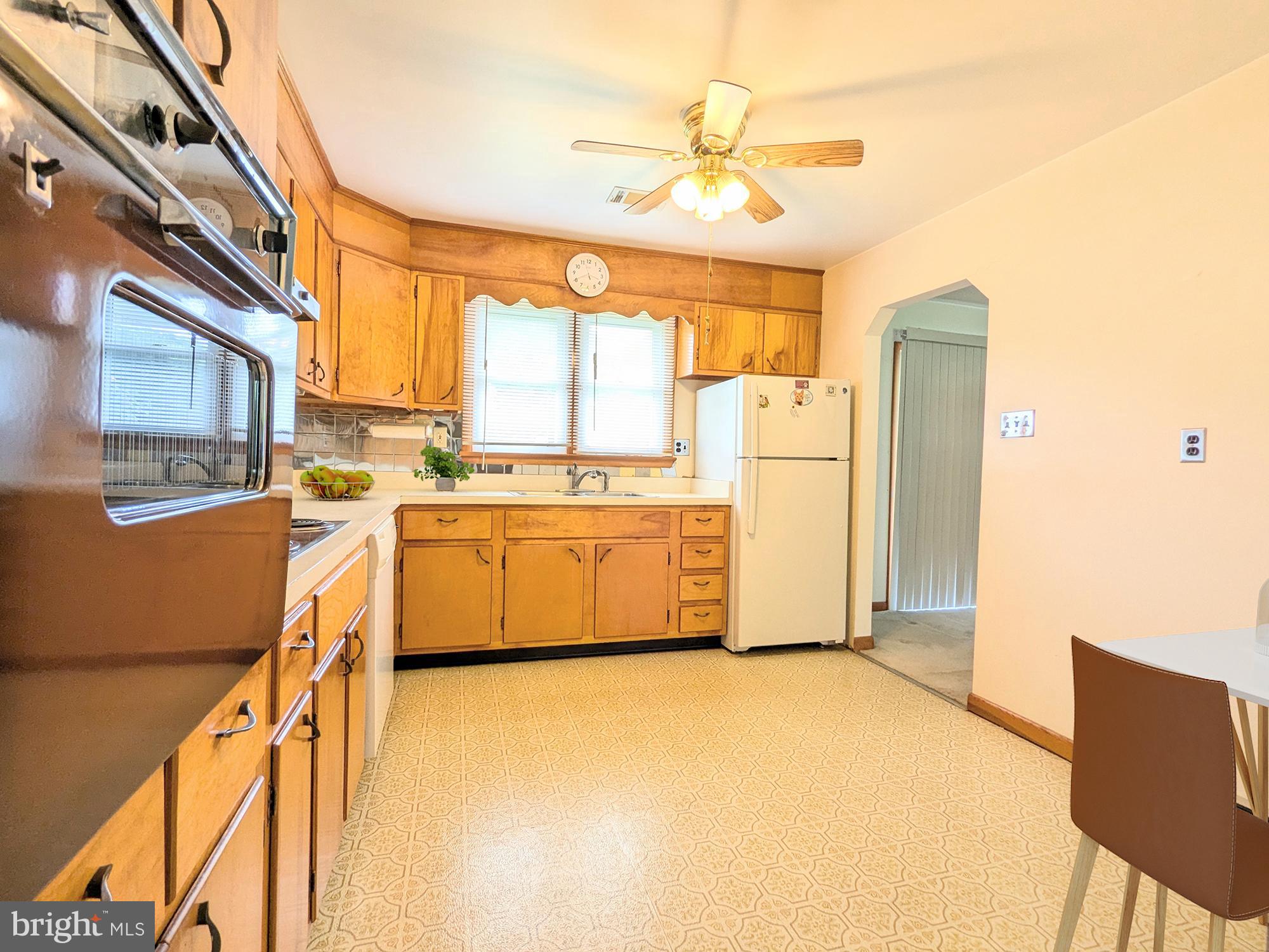 3675 Spring Lane Indian Head, MD 20640 - Photo 21 of 23 Eat -In Kitchen