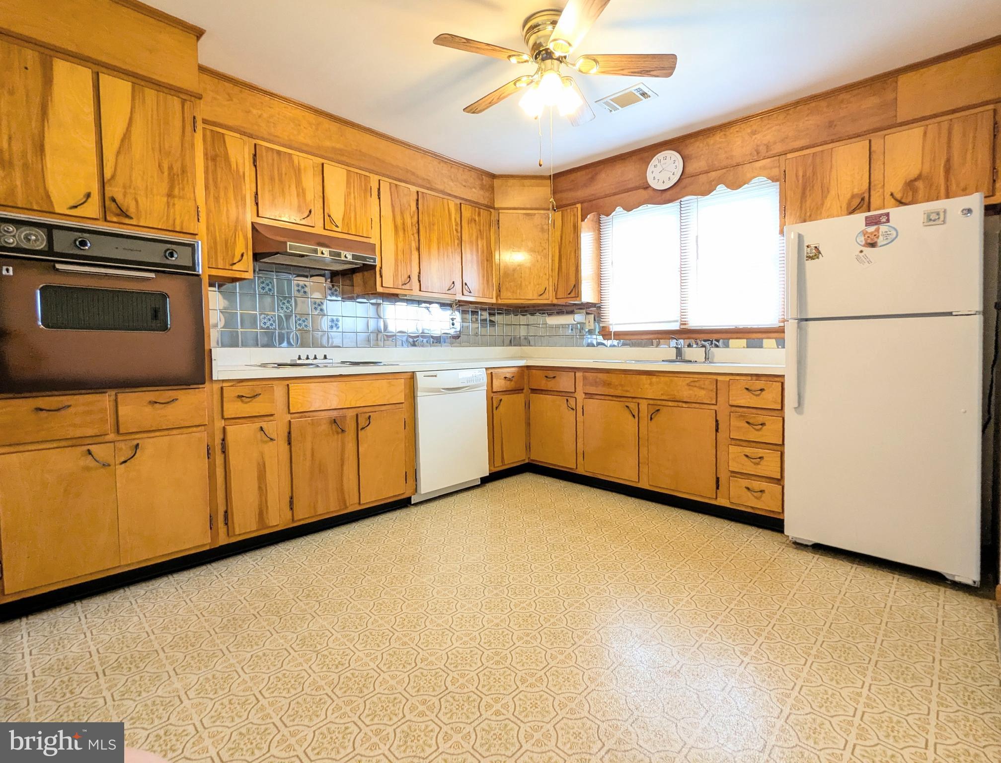 3675 Spring Lane Indian Head, MD 20640 - Photo 3 of 23 Eat-In Kitchen