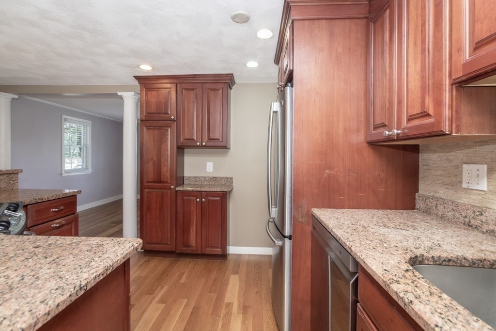 32 Hamilton Road, Unit 32 Wakefield, MA 01880 - Photo 11 of 39