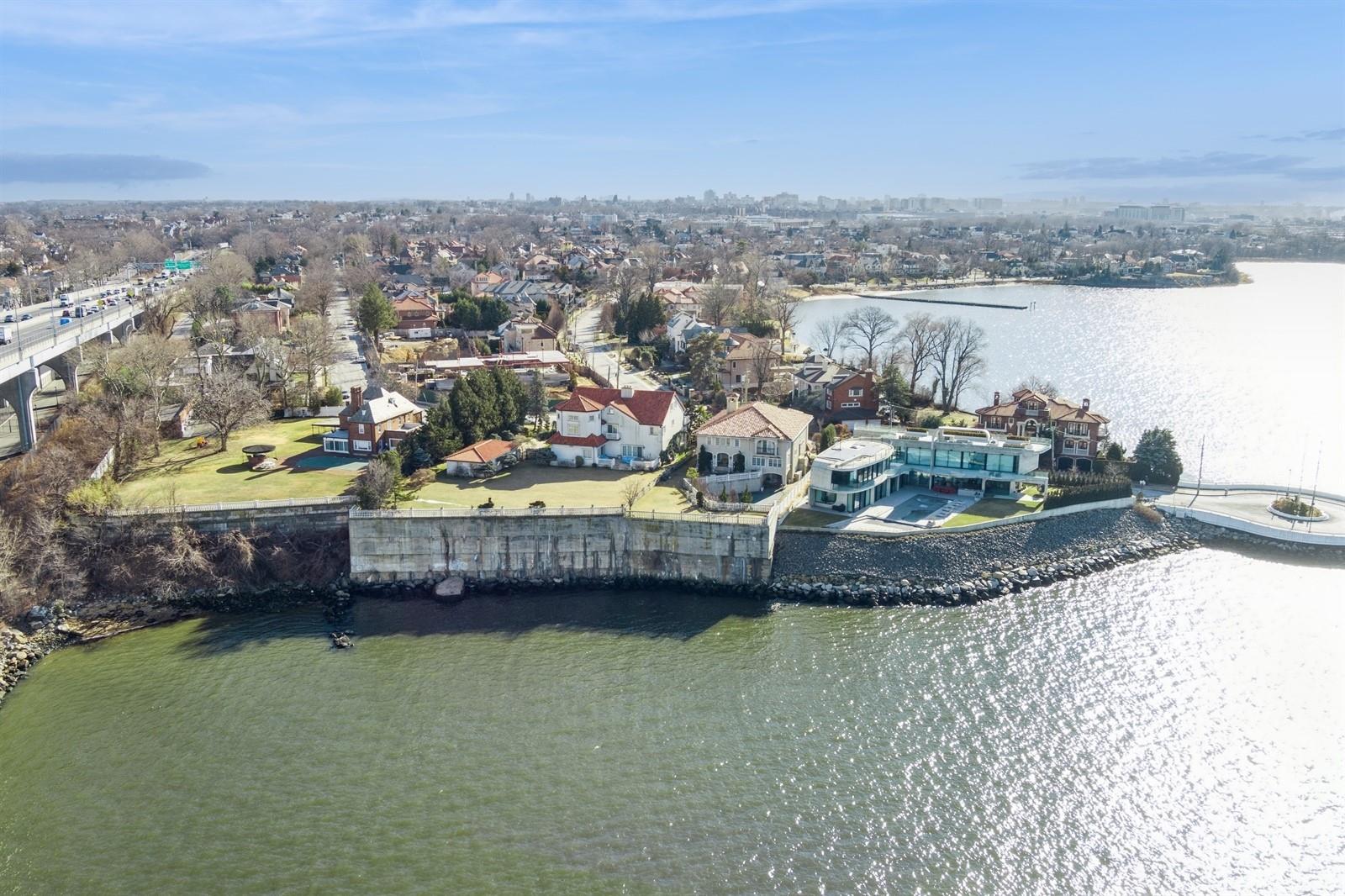 125 Malba Drive Queens, NY 11357 - Photo 16 of 36