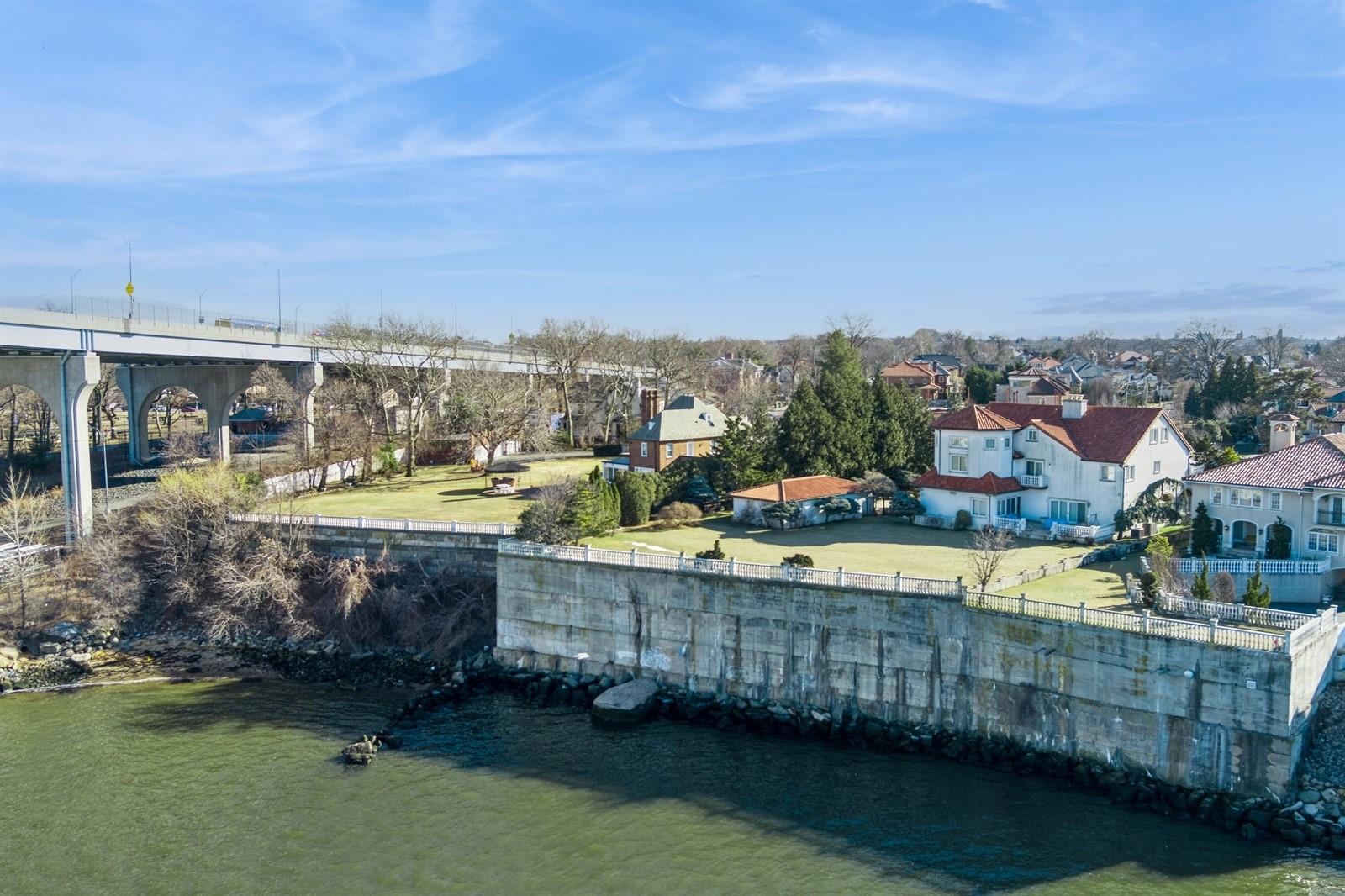 125 Malba Drive Queens, NY 11357 - Photo 22 of 36