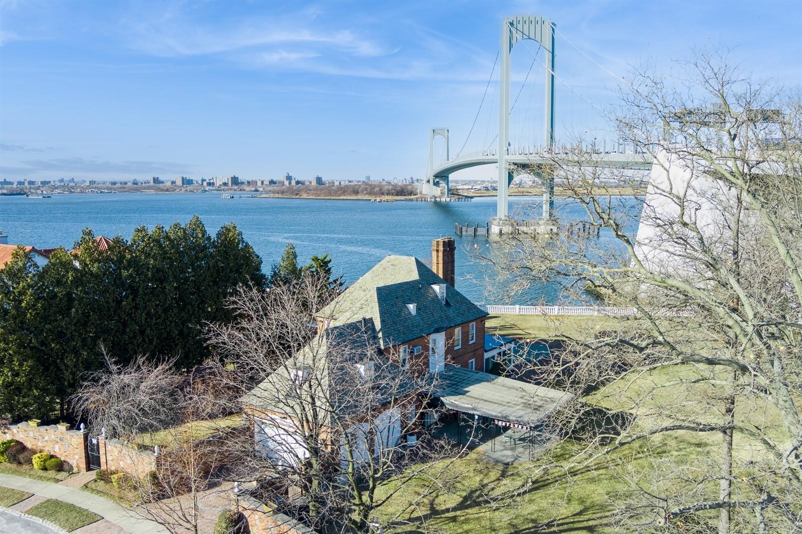 125 Malba Drive Queens, NY 11357 - Photo 29 of 36