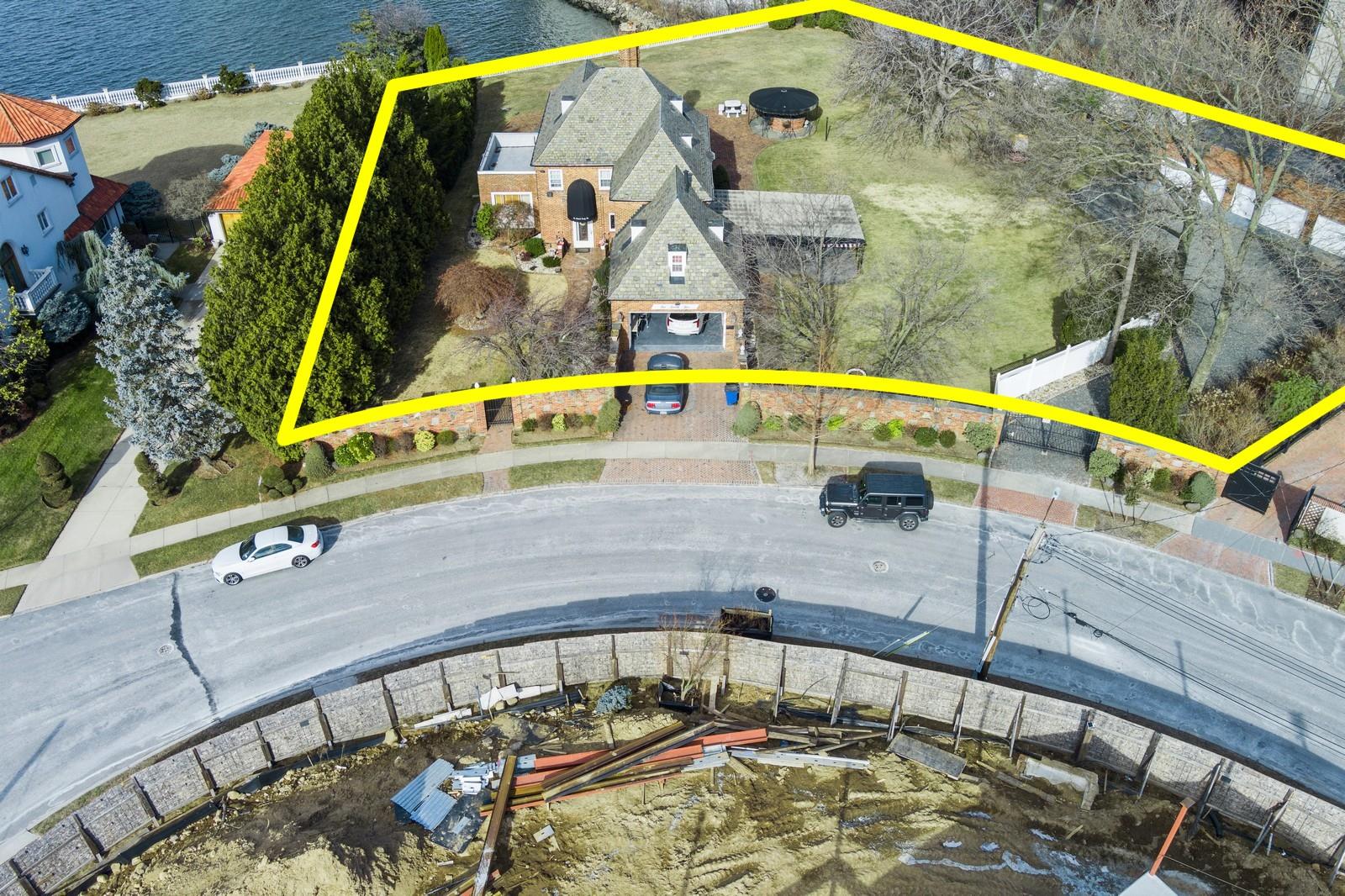 125 Malba Drive Queens, NY 11357 - Photo 30 of 36