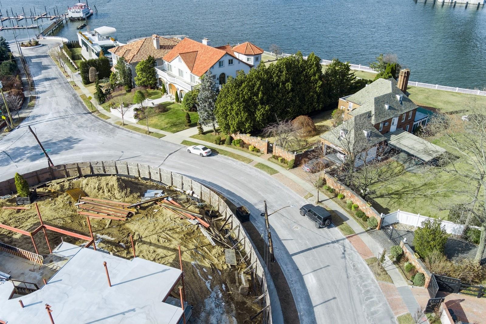 125 Malba Drive Queens, NY 11357 - Photo 3 of 36